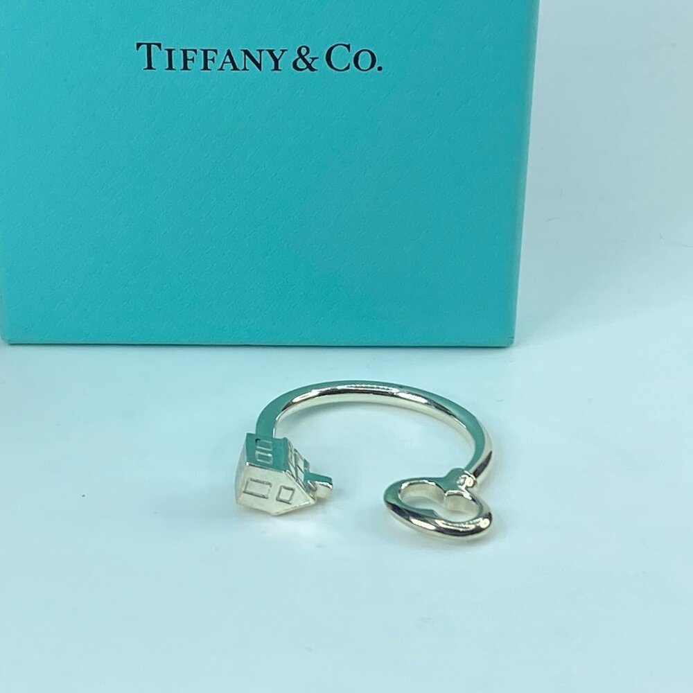 TIFFANY & CO 925 Sterling Silver Home Key Ring in box authentic JR550